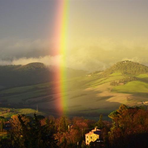唯美彩虹微信头像，最美的彩虹让我们有个好心情