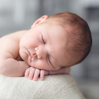 睡觉的小孩头像图片,睡眠中宝宝进入了甜美的梦乡