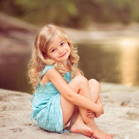 天真快乐的可爱外国小女孩qq头像,心里美美的享受童年的快乐