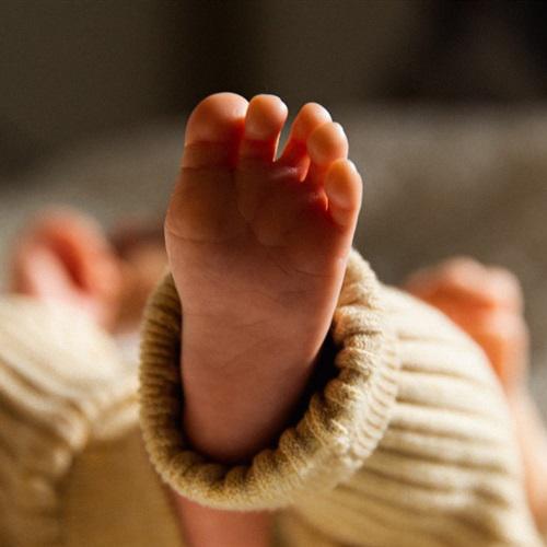 适合做微信可爱婴儿头像，小宝宝婴儿小脚图片