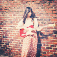清纯甜美的唯美女生头像弹吉他的,拿吉他,抱着吉他的都有,吉他控的来了