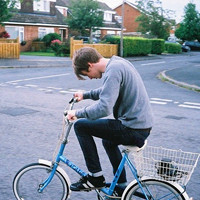 意境欧美骑单车的男生头像,骑上你的单车想到哪就到哪里了