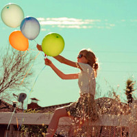 qq女生背影拿气球头像,拿气球的女生头像,飞的得更高、更远！